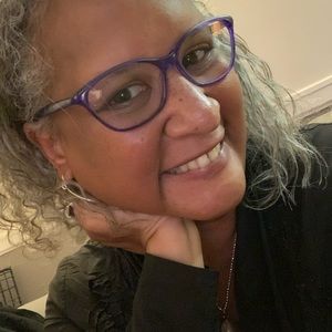 Meet your Posher, Dana